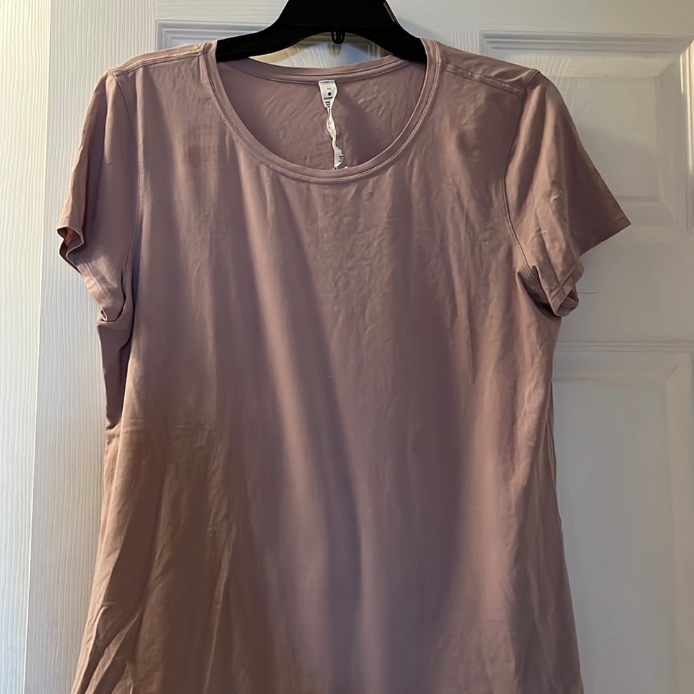 Love Tee size 10 women’s lululemon athletica top mauve EUC